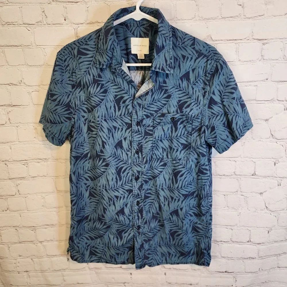 Men's American Eagle "Flex" button-down shirt, size small